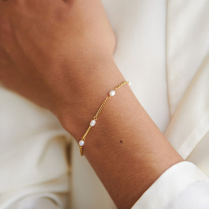 Pulsera de Perlas de Agua Dulce "Lovina"