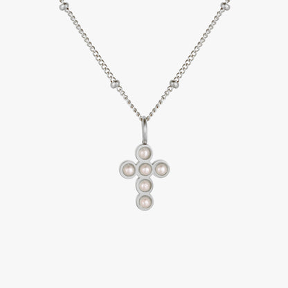Collar de perlas con cruz